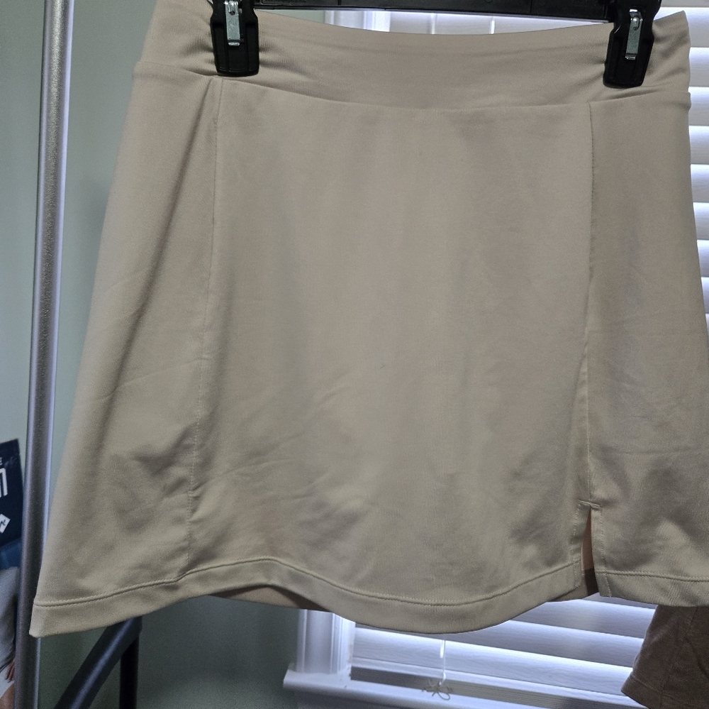 Lady Hagen golf skort